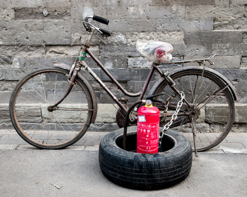 xiaomeng zhao explores modern china in bicycles in beijing, now series