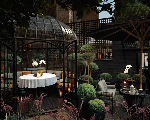 antonio cuellar photographs blakes hotel in south kensington, london