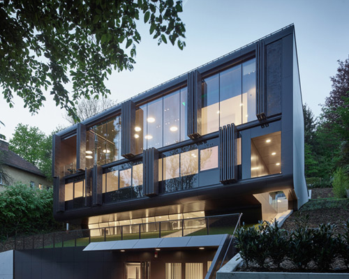 electrically driven shutters morph archinauten's house GT