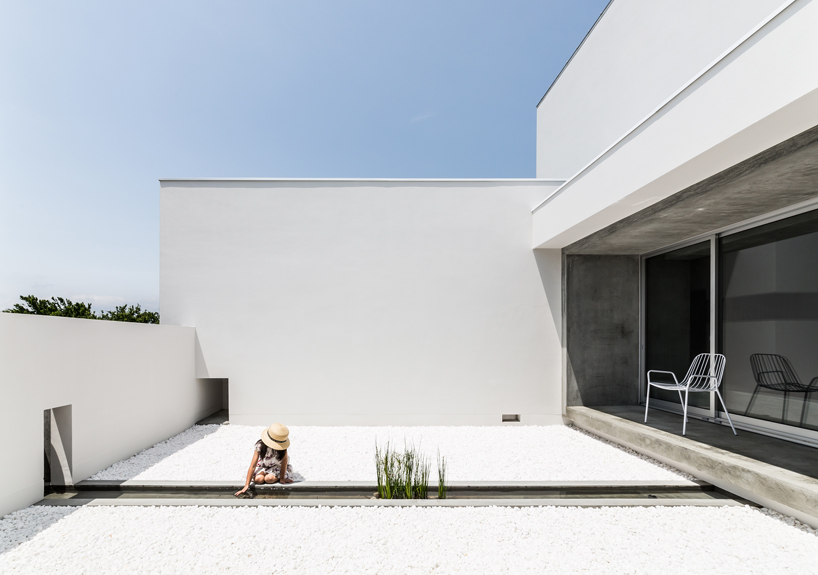 courtyard-house-FORMkouichi-kimura-architects-shiga-designboom-02