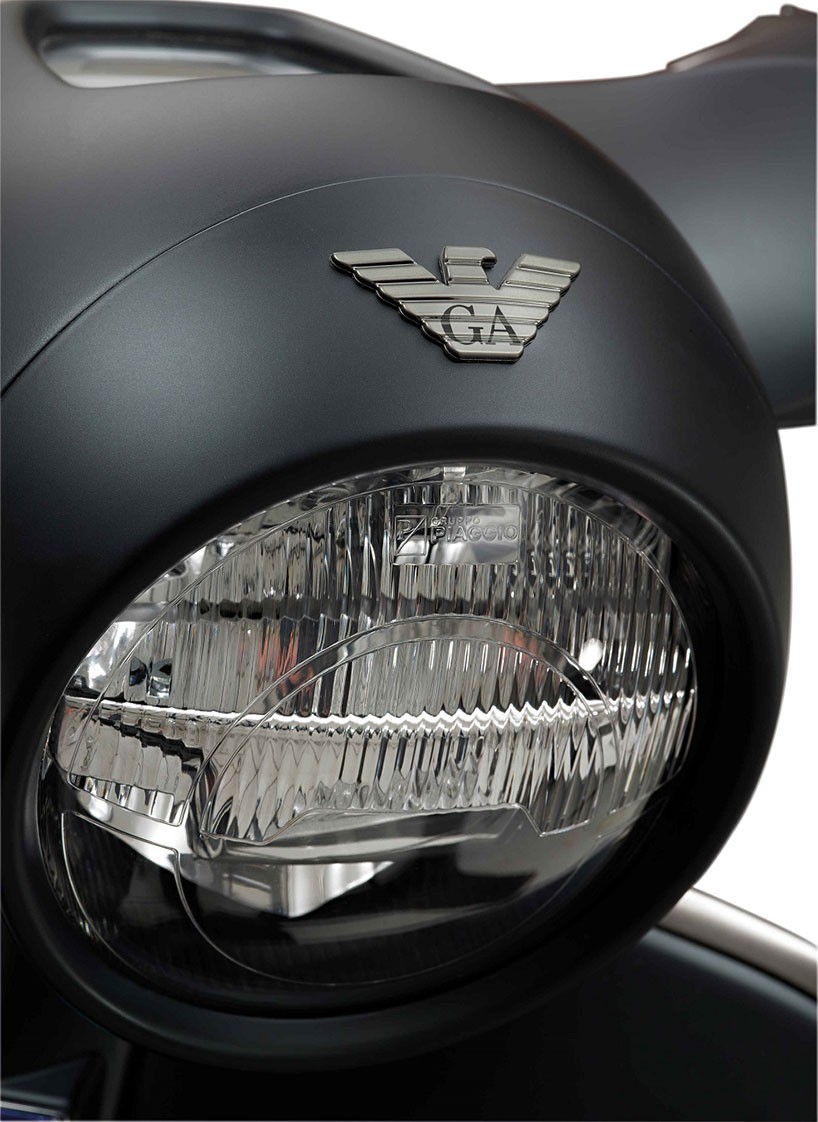 giorgio-armani-vespa-designboom-03