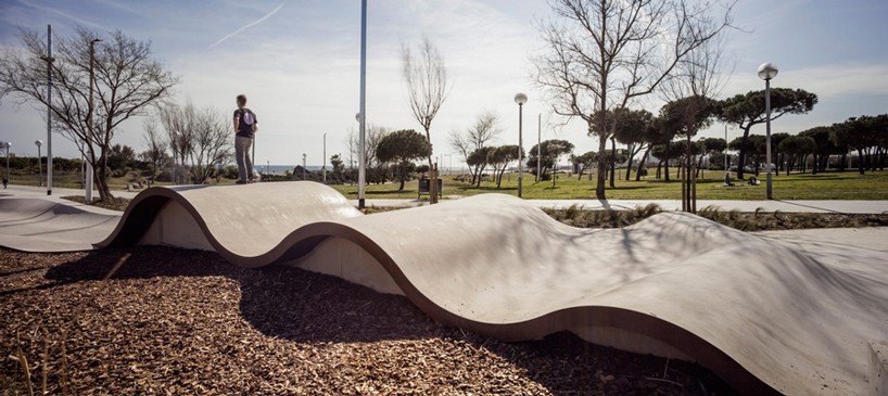 landskate-park-barcelona-SCOB-arquitectura-y-paisaje-designboom-01