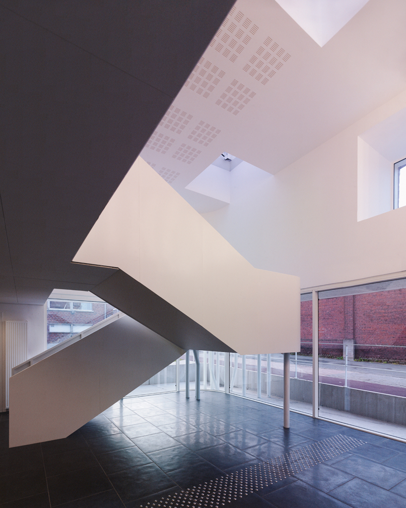 le-roc-canteen-d'houndt-and-bajart-architects-france-designboom-02