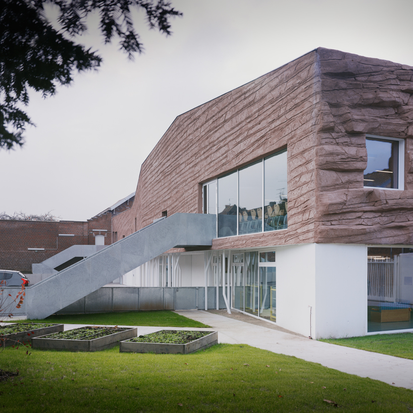 le-roc-canteen-d'houndt-and-bajart-architects-france-designboom-02
