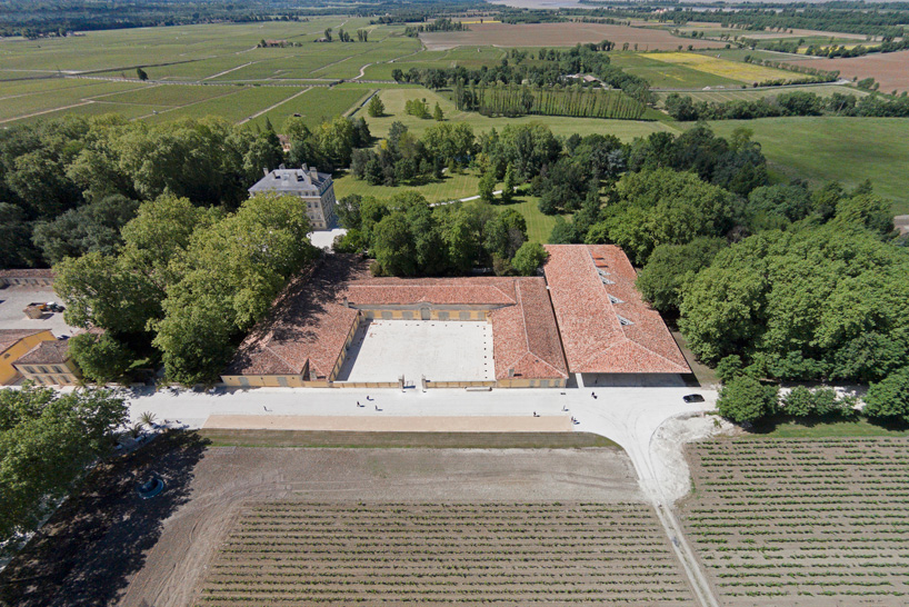 norman foster partners new winery chateau margaux nouveau chai vineyard designboom