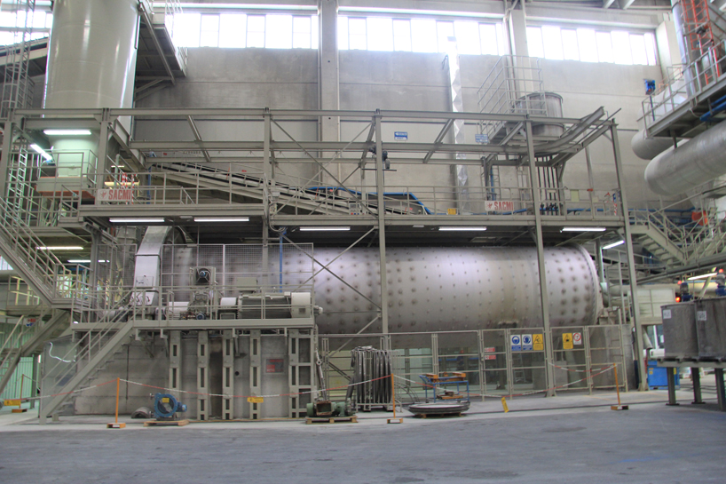 refin-factory-tour-modena-designboom-02