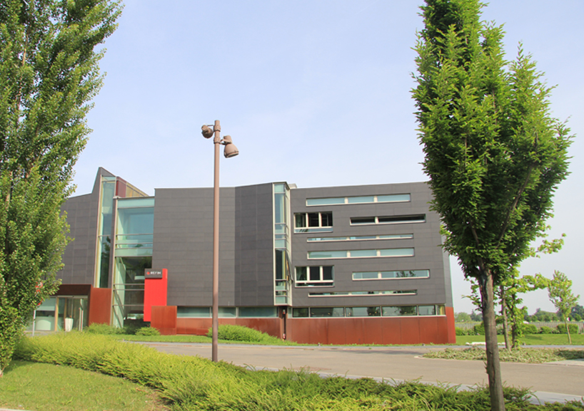 refin-factory-tour-modena-designboom-02