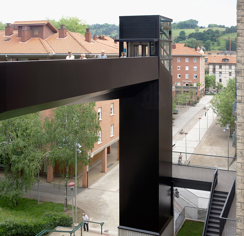 vaumm architects LBBU footbridge hernani spain designboom