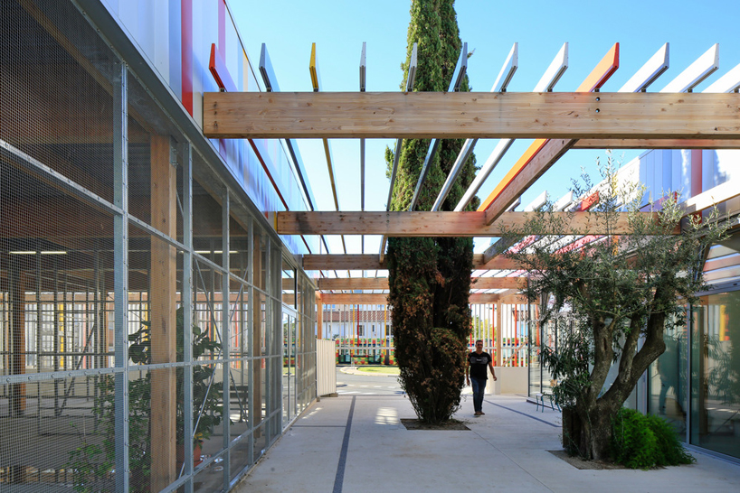 NBJ-architects-honore-de-balzac-highschool-france-designboom-01