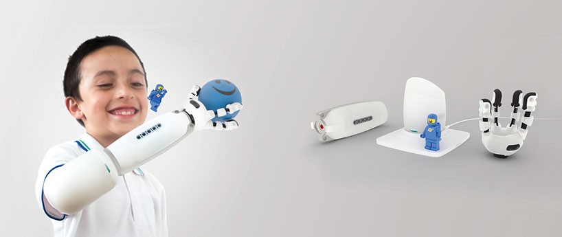 carlos-arturo-torres-tovar-iko-lego-prosthetic-arm-designboom-08