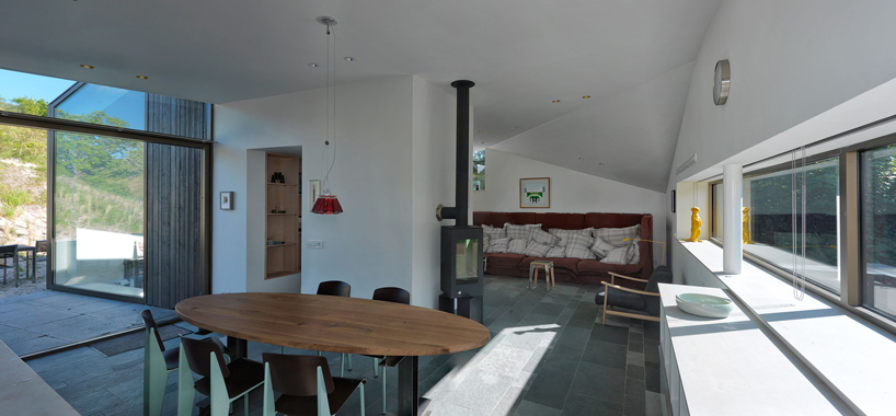 dezwartehond-architects-vakantiewoning-dockboot-netherlands-designboom-02