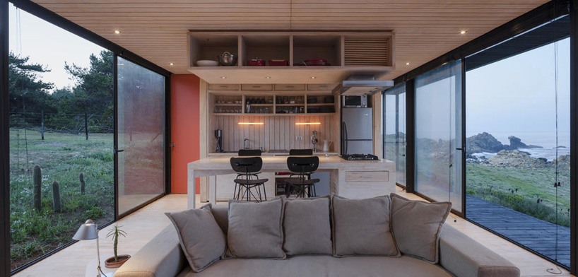 felipe-assadi-arquitectos-casa-remota-remote-house-pichicuy-chile-designboom-02