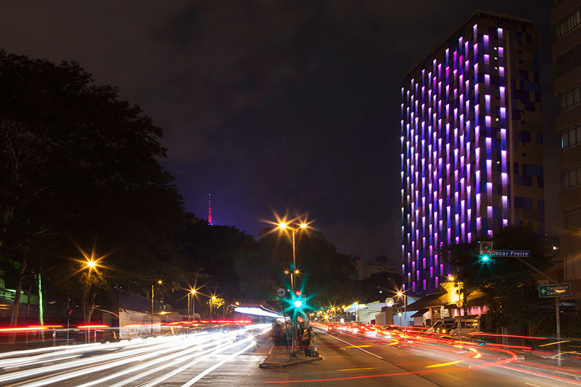 estudio guto requena light creature façade WZ jardins brazil designboom