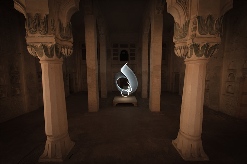 julien-breton-light-painted-calligraphy-designboom-008