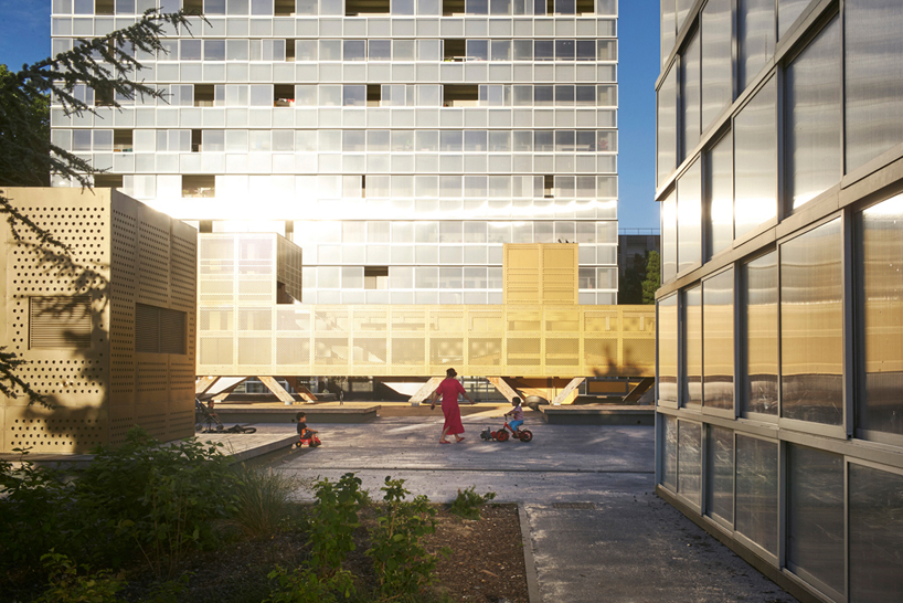 lan-architecture-saint-hilaire-france-designboom-02