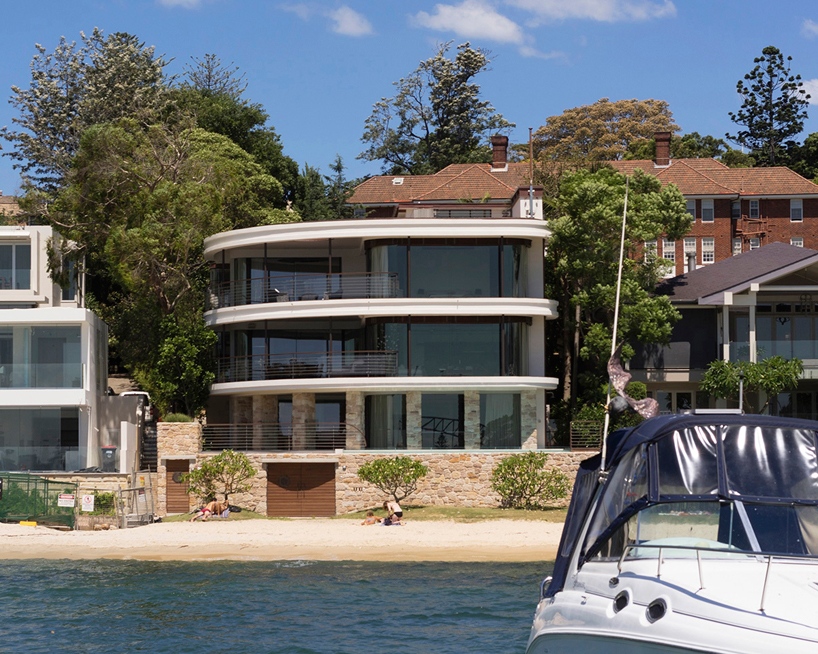 luigi-rosselli-architects-harbour-front-row-seat-house-sydney-designboom-02