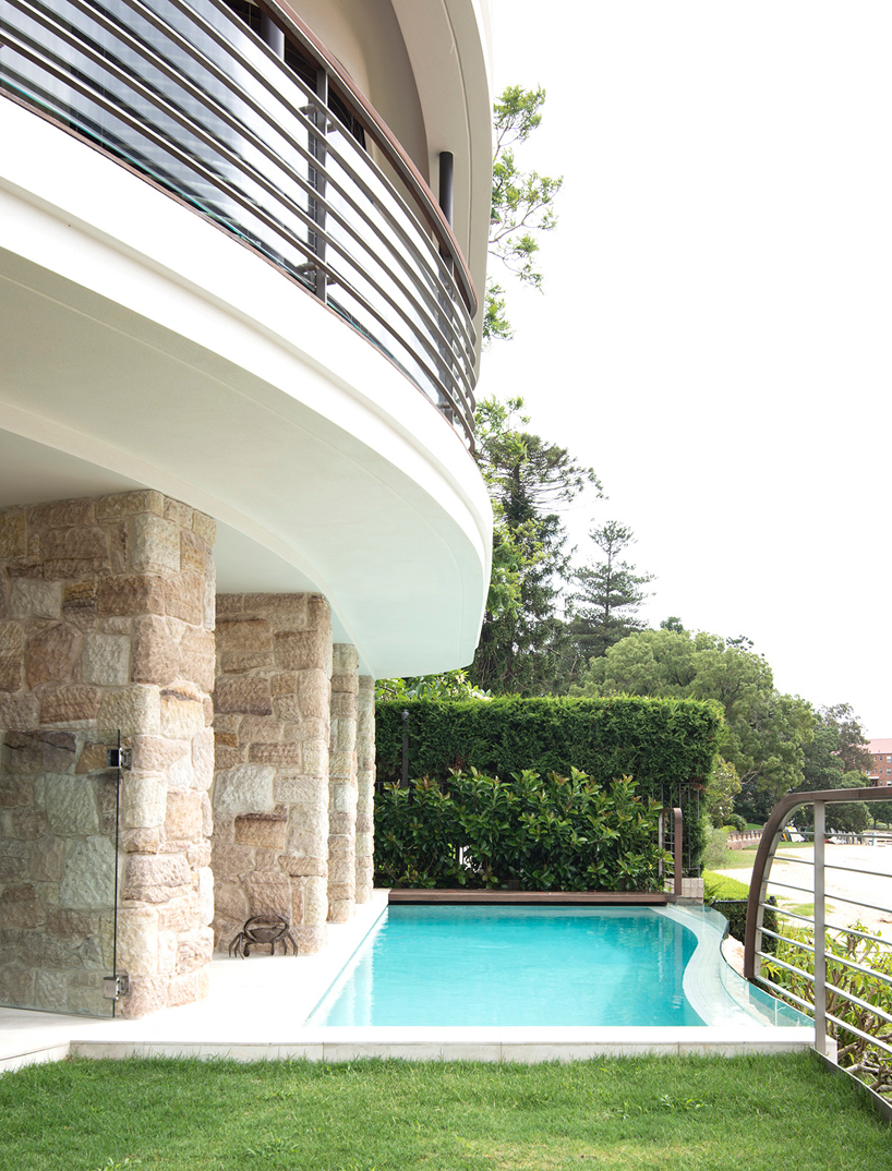 luigi-rosselli-architects-harbour-front-row-seat-house-sydney-designboom-02