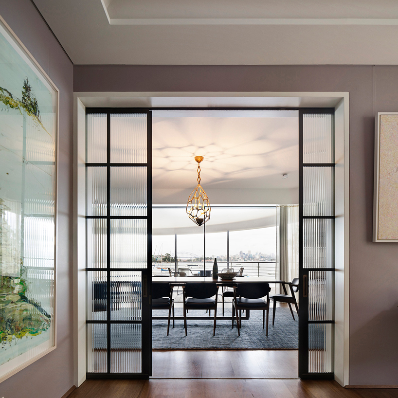 luigi-rosselli-architects-harbour-front-row-seat-house-sydney-designboom-02