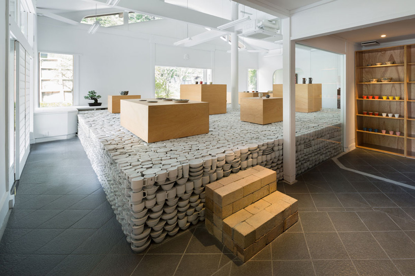 maruhiro-hasami-ceramics-flagship-store_designboom_003
