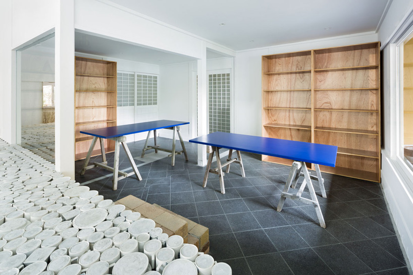 maruhiro-hasami-ceramics-flagship-store_designboom_004