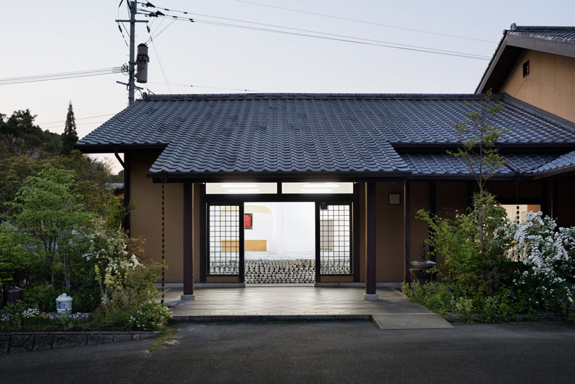 maruhiro-hasami-ceramics-flagship-store_designboom_010