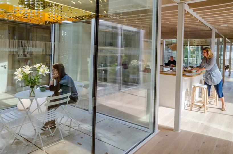 reiach-and-hall-architects-maggies-lanarkshire-designboom-02