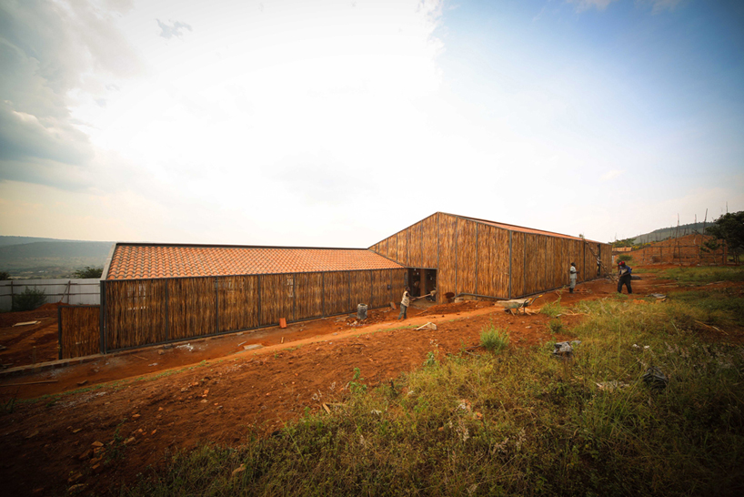 sharon davis design partners in health housing rwanda designboom 
