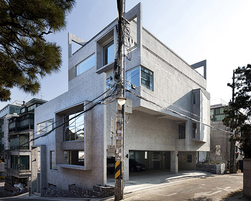 studio_GAON frames surroundings with mise en abyme photography studio