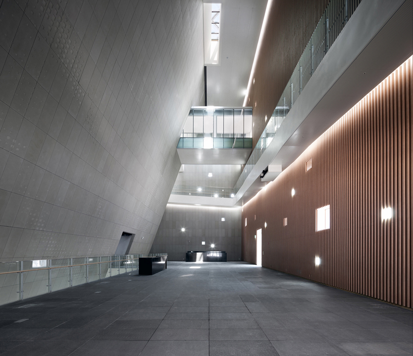 SAMOO-architects-presidential-archive-of-korea-designboom-02