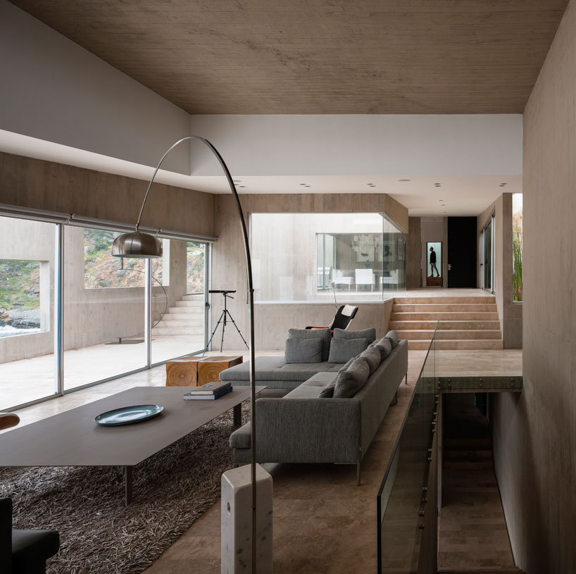 bahia-azul-house-filip-assadi-chile-designboom-02