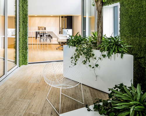 exexe completes centor HQ and showroom in warsaw