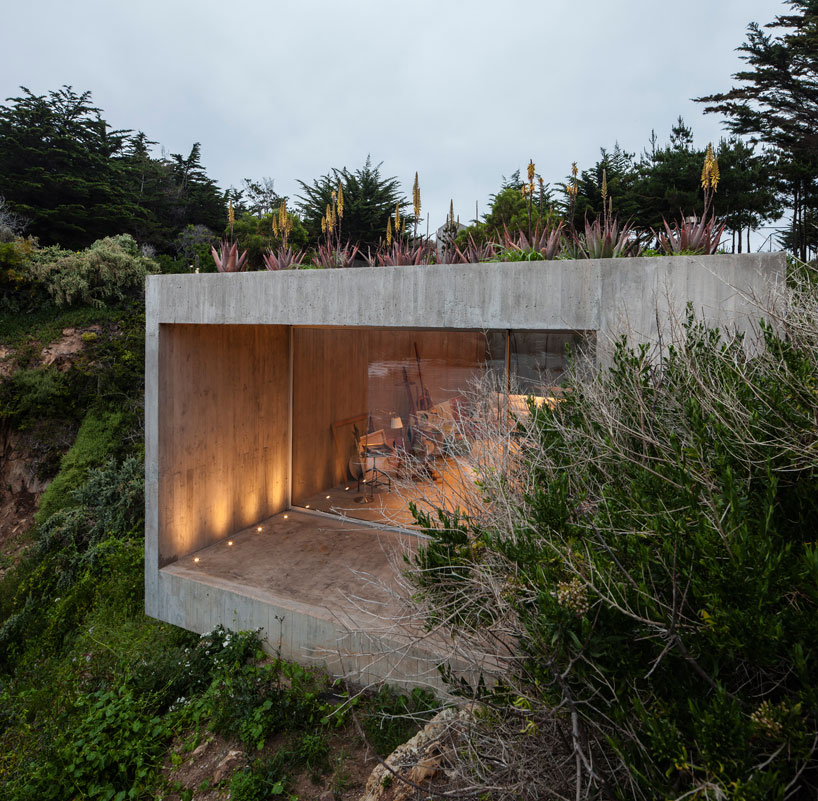 felipe-assadi-painter's-studio-chile-designboom-02