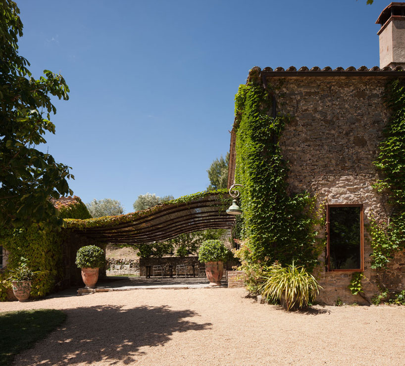 francesc-rife-studio-house-in-l'emporda-spain-designboom-02