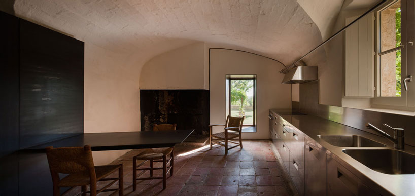 francesc-rife-studio-house-in-l'emporda-spain-designboom-02