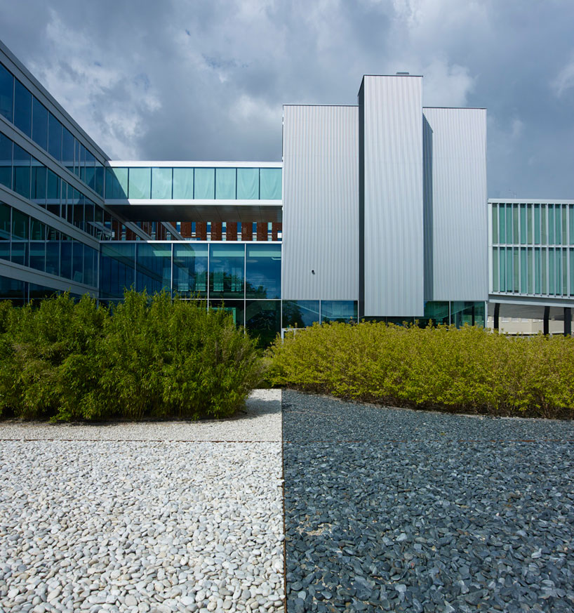 mateo-arquitectura-PGGM-HQ-zeit-holland-designboom-02