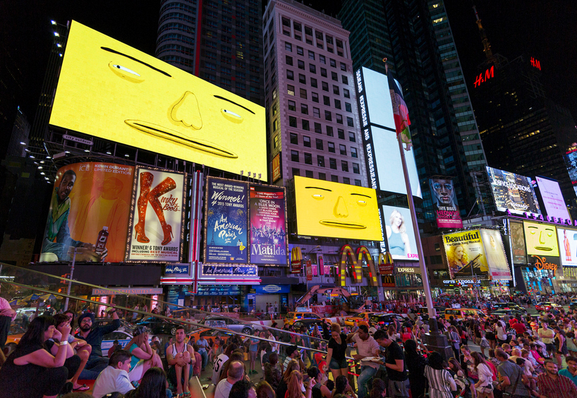 os-gemeos-times-square-midnight-moment-parallel-connection-designboom-50