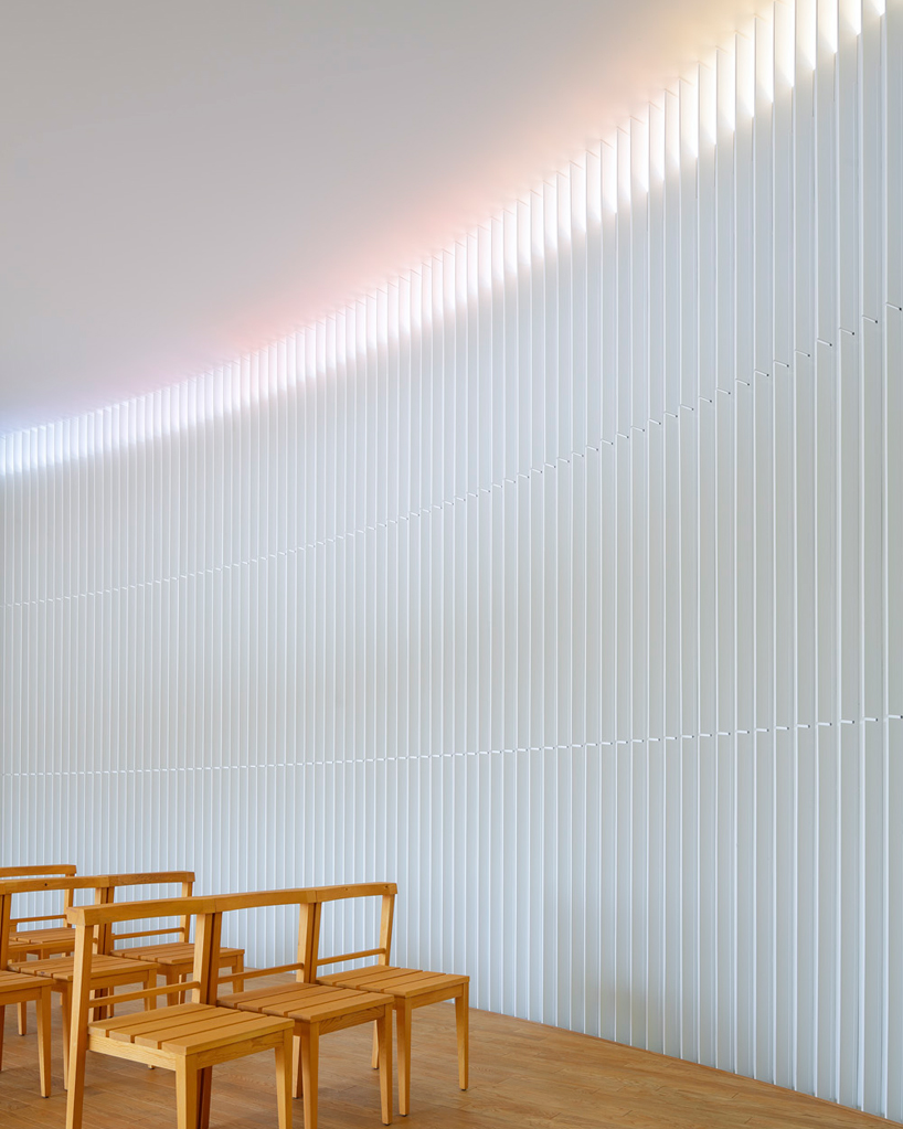 rainbow-chapel-kubo-tsushima-architects-tokyo-designboom-02
