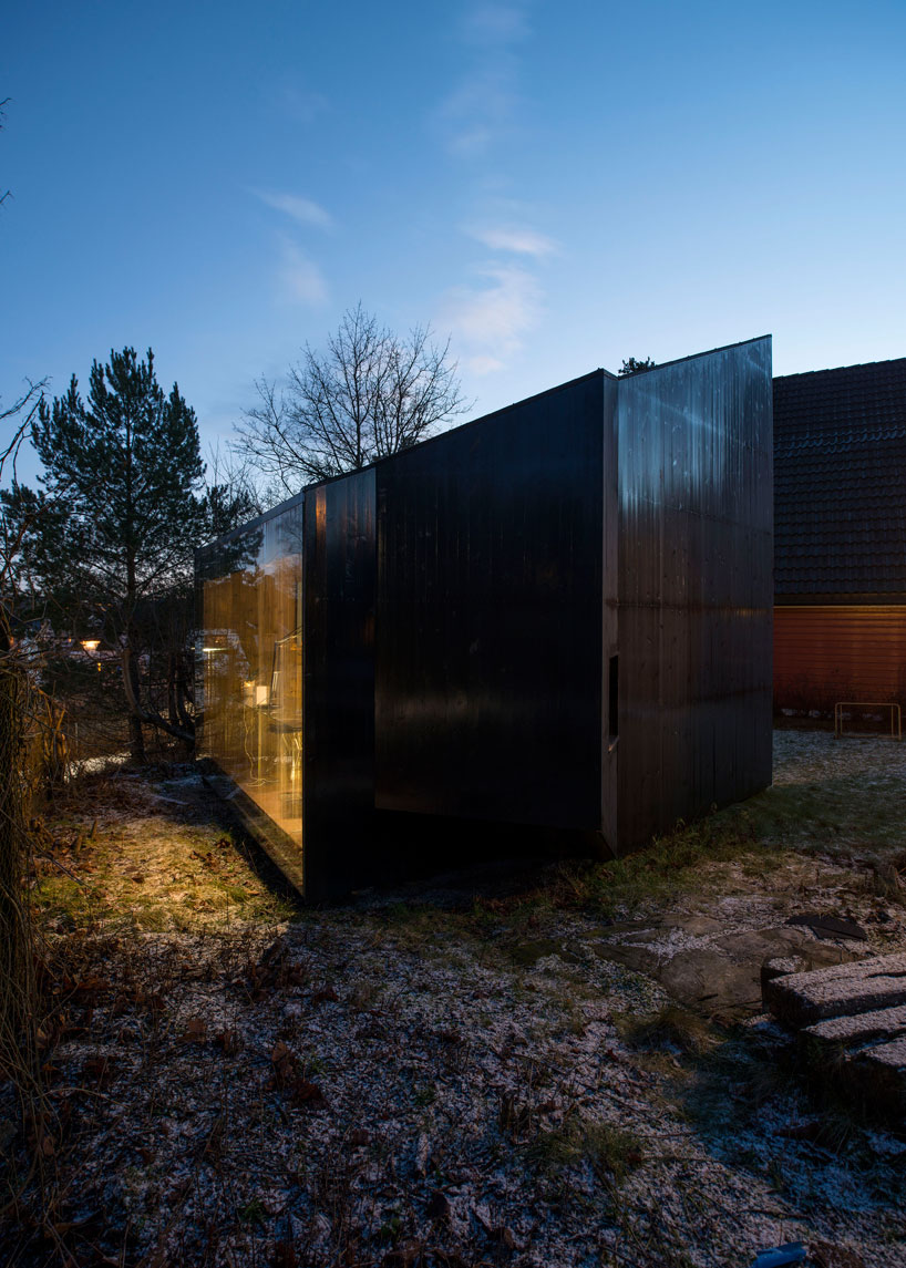 JVA-architects-writer's-cottage-2-oslo-designboom-02