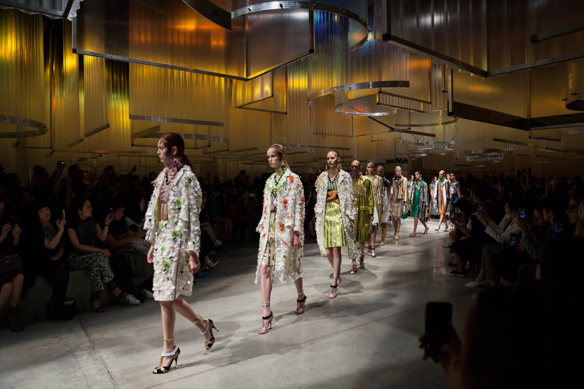 AMO sets the stage for prada's SS'16 women's show