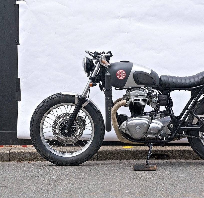 deus-ex-machina-the-red-pill-motorcycle-surfboard-designboom-06