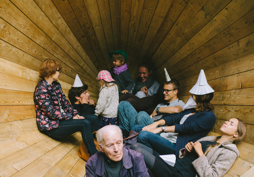 estonian-students-forest-megaphones-library-rooms-voru-county-designboom-17