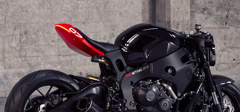 huge moto s DIY kit turns plain honda CBRs into futuristic 