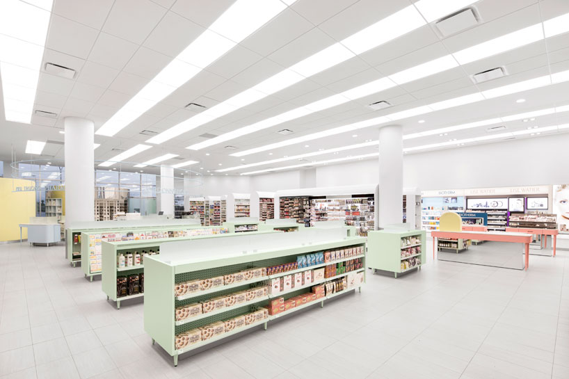 jean-lessard-architects-uniprix-pharmacy-montreal-designboom-02