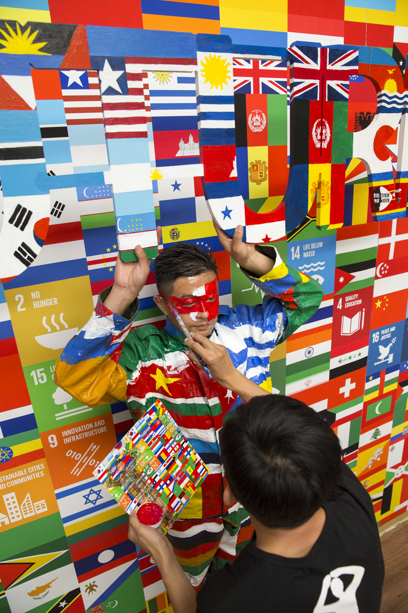 liu-bolin-united-nationals-global-goals-campaign-designboom-09