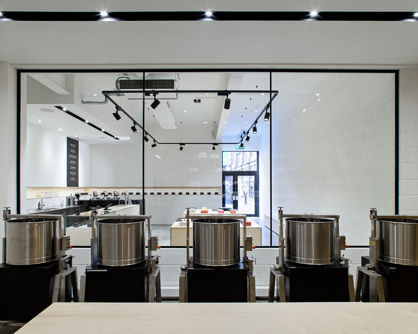 mast-brothers-shoreditch-store-london-designboom-02