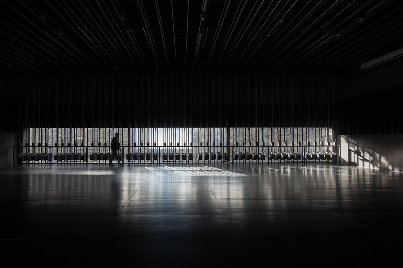 menos e mais arquitectos arquipelago contemporary arts centre azores portugal designboom