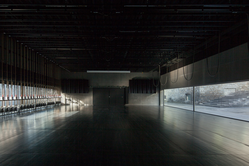 menos e mais arquitectos arquipelago contemporary arts centre azores portugal designboom