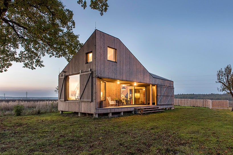 ASGK design crafts low-energy house in the bohemian countryside