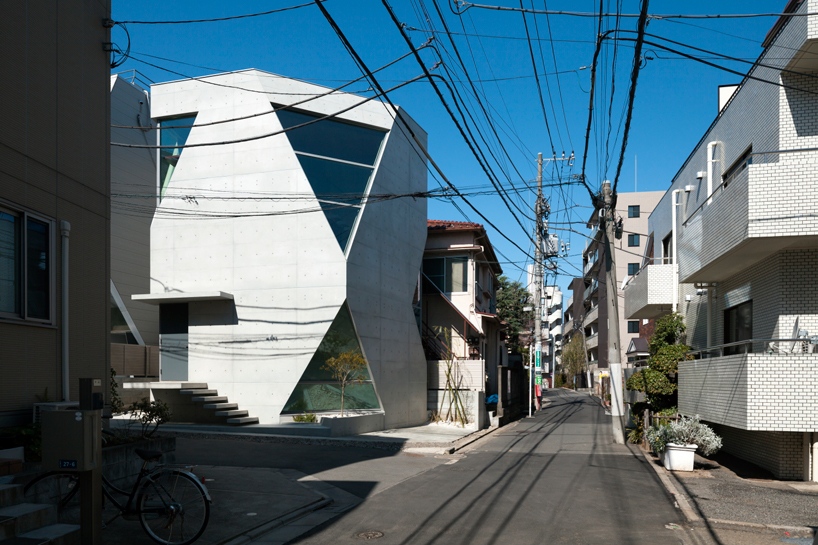 atelier-tekuto-t-torso-c-house-japan-designboom-02