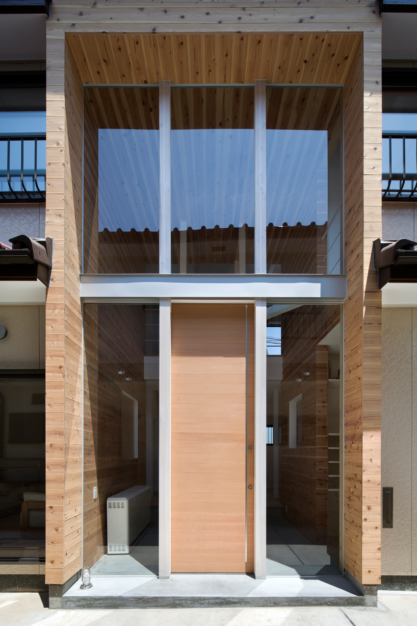container-design-tokushima-hako-megane-house-japan-designboom-02